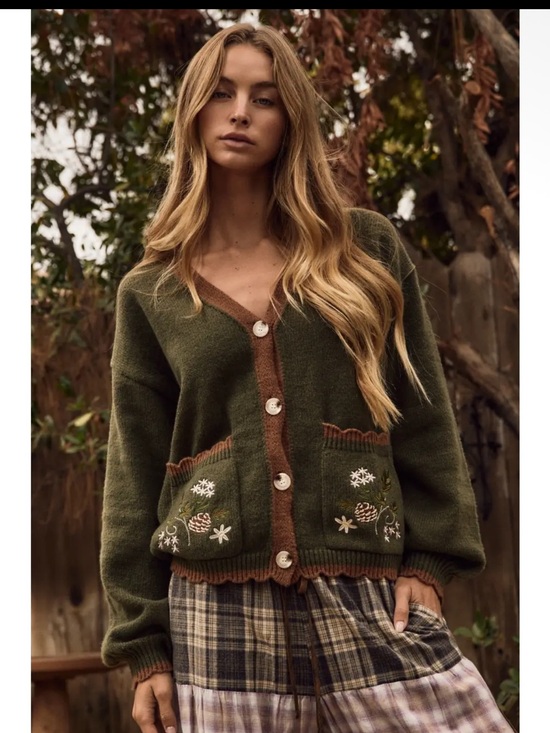 Oddi Sweaters - 738. Oddi embroidered soft knit cardigan in forest green